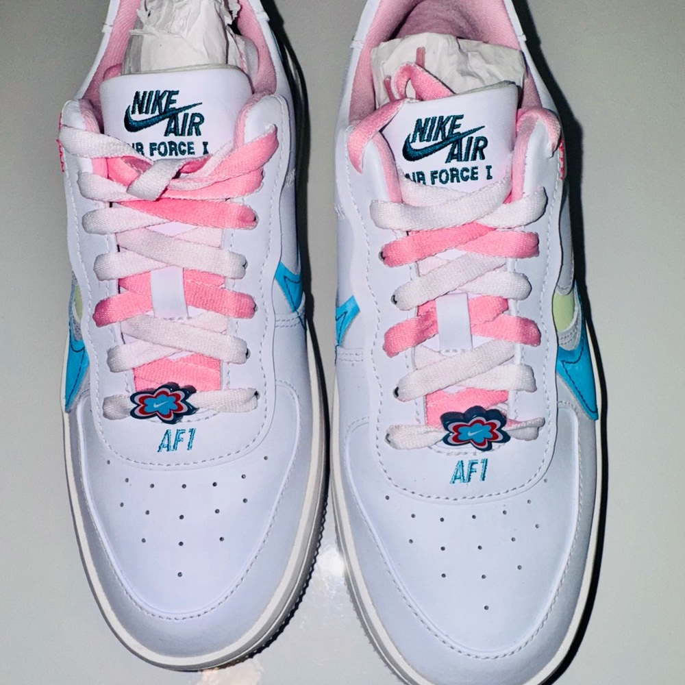 Nike AIR FORCE 1 Platform - Picture 2 of 5